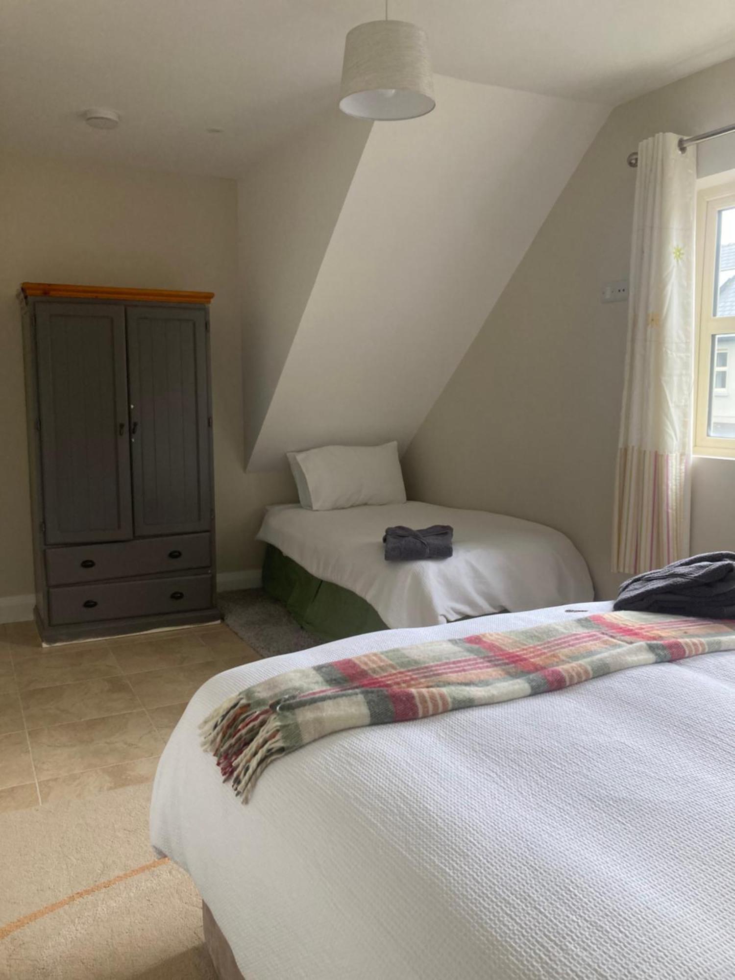 Luxury Country Escape Appartement Ennis Buitenkant foto